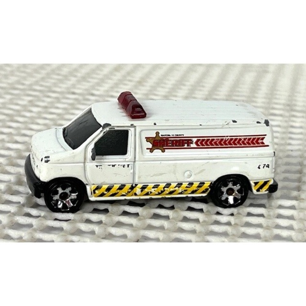 Matchbox 1999 White Ford‎ Panel Van  Sheriff 474 VINTAGE